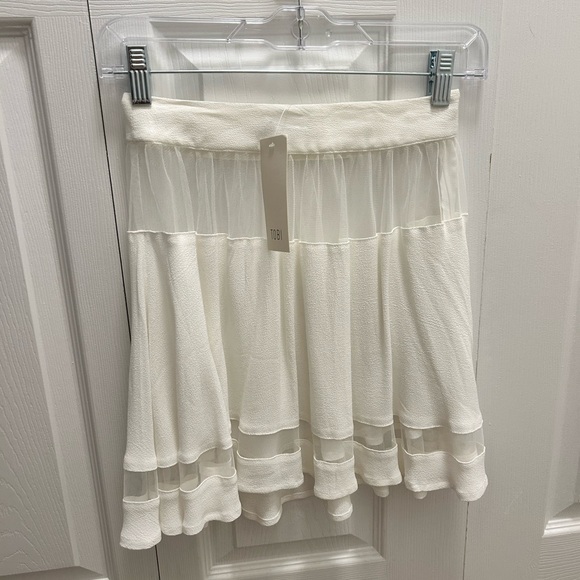TOBI White Mesh Skirt - Picture 2 of 4